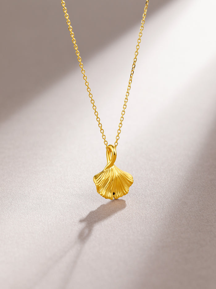 24K Gold Pendant Ginkgo leaf 0.2-0.26g A048975