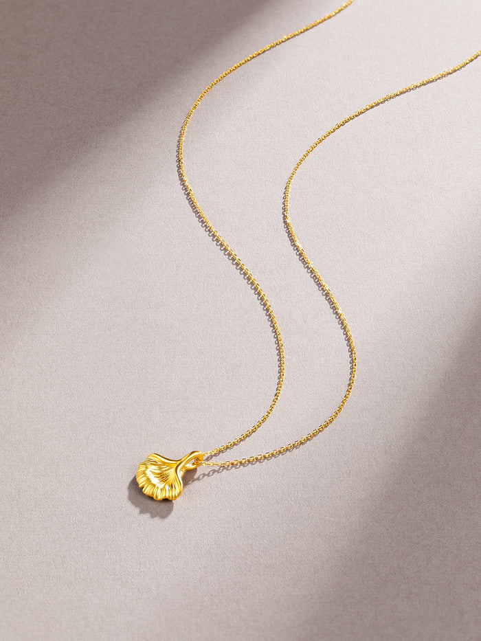 24K Gold Pendant Ginkgo leaf 0.2-0.26g A048975