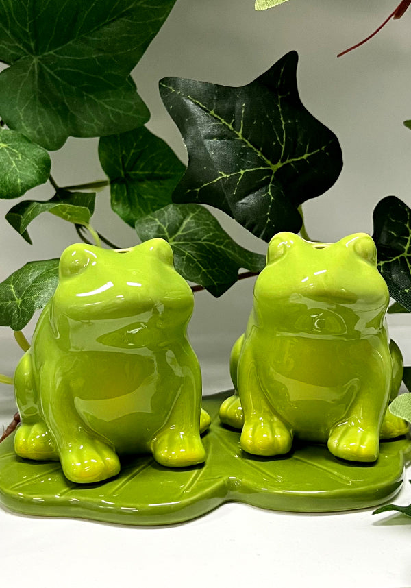 Luna Frog | SALT & PEPPER SHAKERS